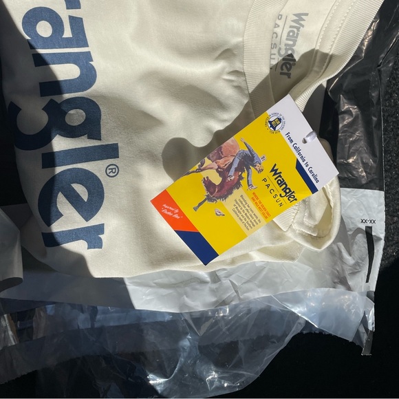 Wrangler Women’s Baby Tee - Picture 3 of 3